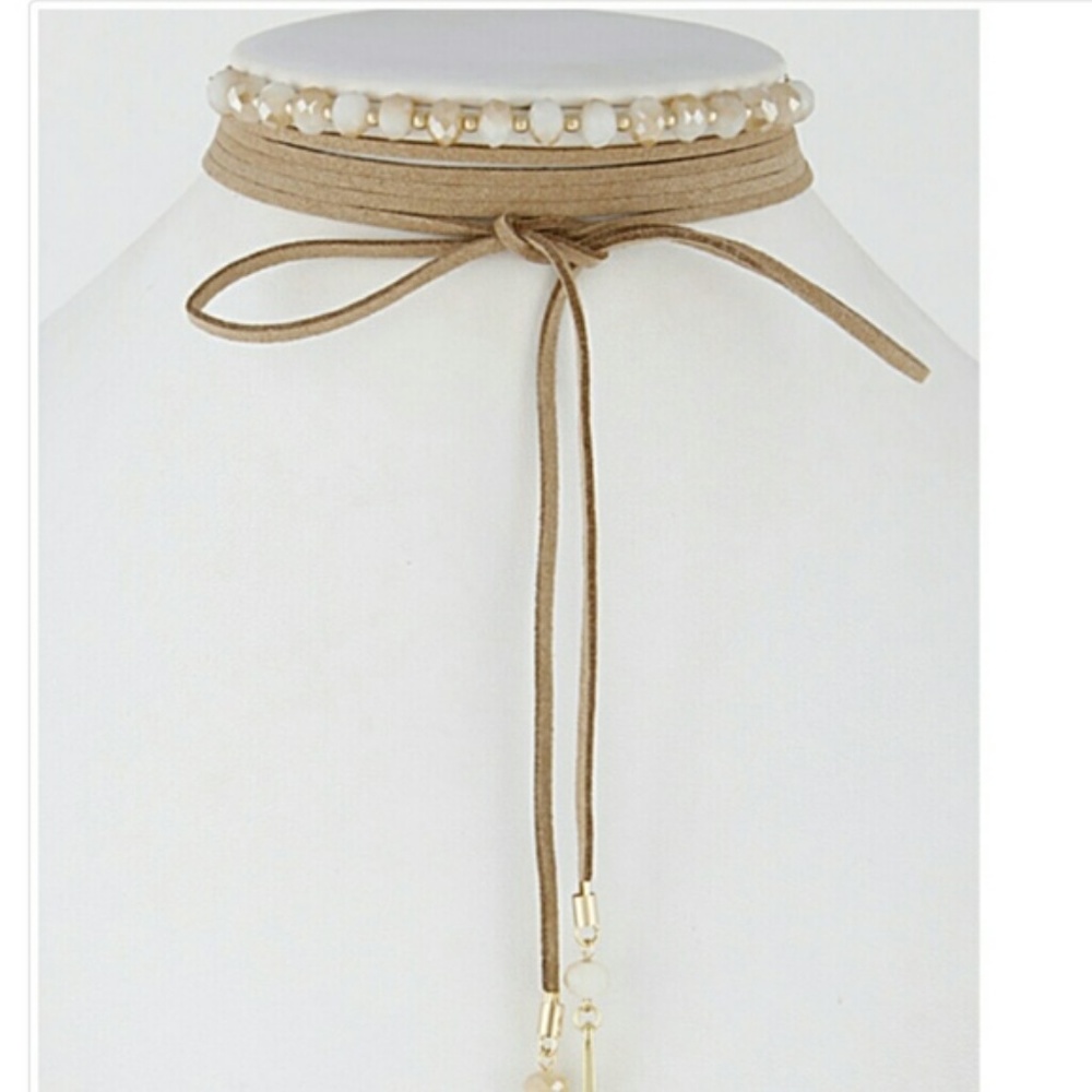 🆕️ Tan Beaded Choker Necklace